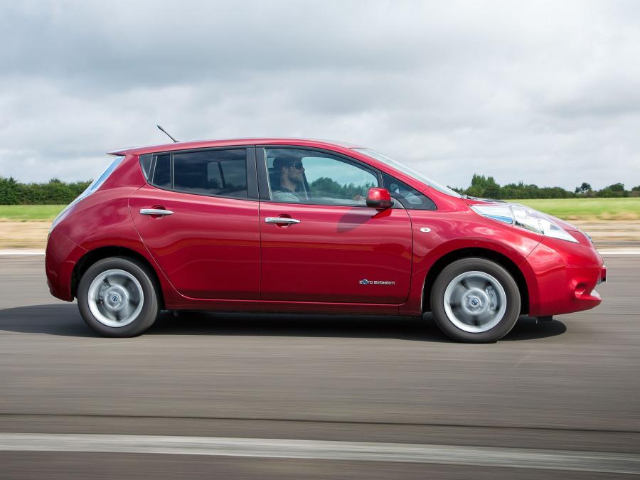  Nissan Leaf 2013 года  (UK) (фото 16 из 29)